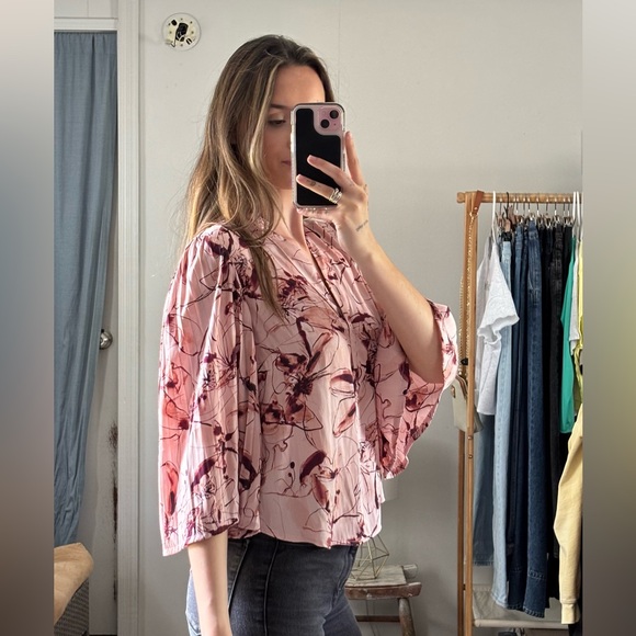 0089. $110 NWT Anthropologie Printed Bell Sleeve Blouse - Picture 9 of 10